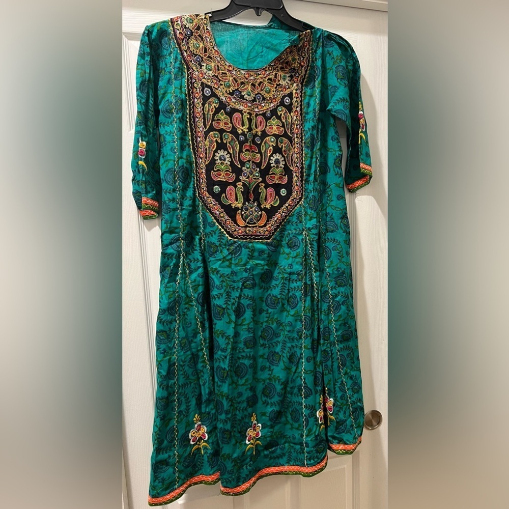 Beautifully Made Indian Kaftan Dress Medium Salwar Kameez